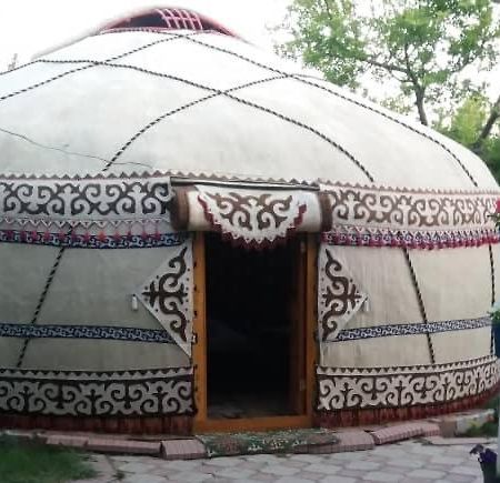 Guesthouse Kishimzhan Talas エクステリア 写真